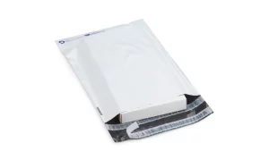 Blickdichte, wiederverschließbare Versandbeutel, 80% recycelt RAJA